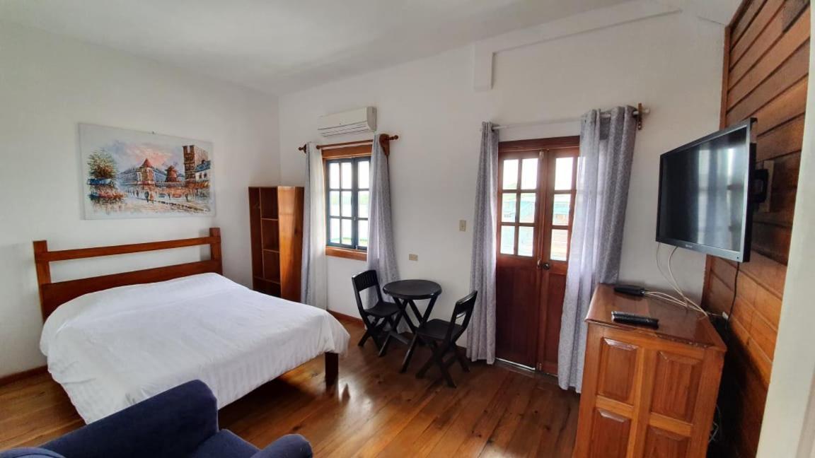 Las Olas Hotel Bocas del Toro Extérieur photo